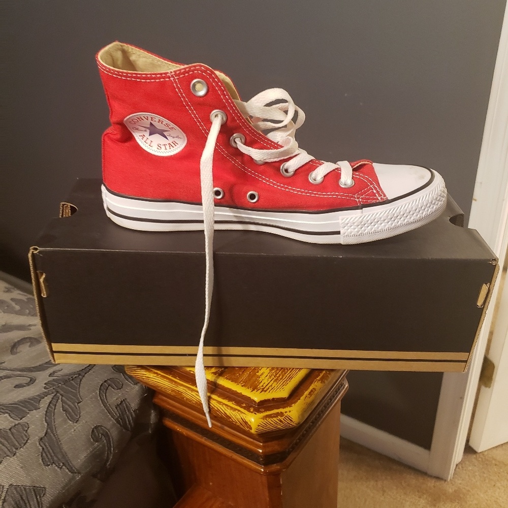 Converse sneaker